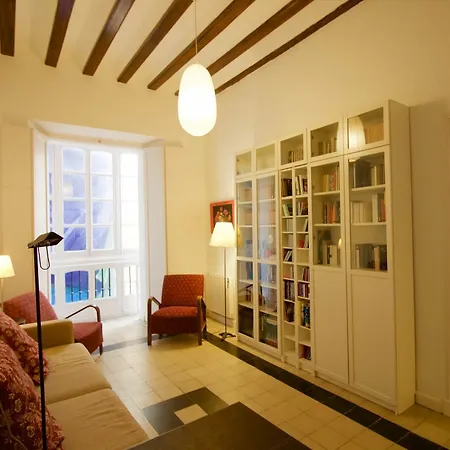 Apartment With Charm In The Center Of