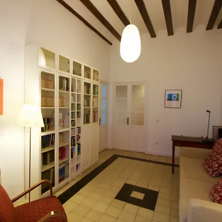 Apartment With Charm In The Center Of *
