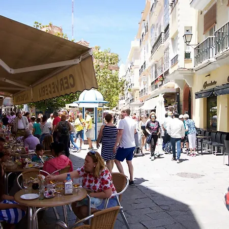 With Charm In The Center Of Apartamento Cádis